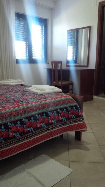 Del Riccio Hotel Martirano Rum bild